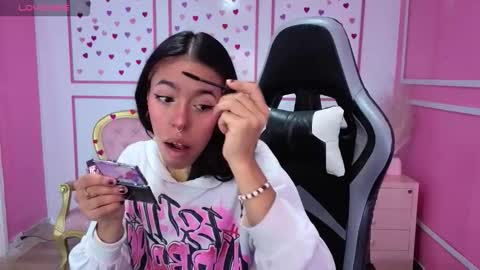 Stephania online show from 12.19.25