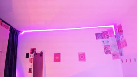 Stephanie  online show from 02.06.25