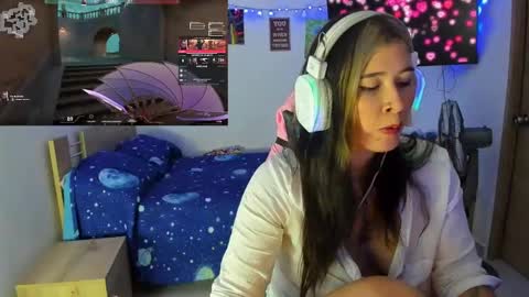 Stephany  independient model  online show from 01.16.25