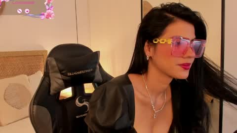 S T E P H A N Y A online show from 04.22.26