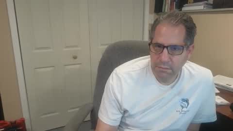 Snapshot of stephenhal9 chatting on 11.16.25 stephenhal9 online show from 11.16.25