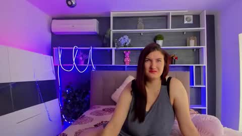 Stephie online show from 02.05.26