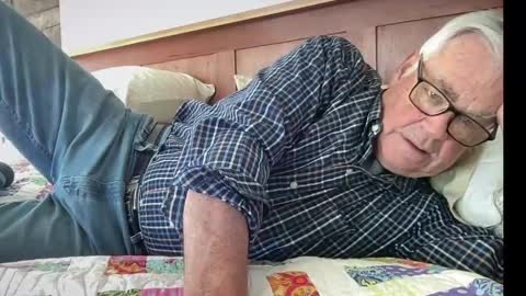 Snapshot of steve988279 chatting on 04.12.26 Steve online show from 04.12.26