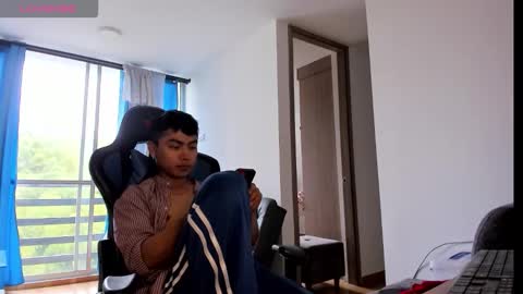 Snapshot of steven_twink07 chatting on 10.18.25 Esteban online show from 10.18.25