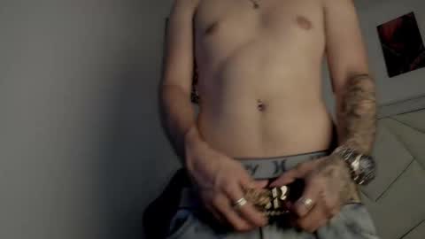 Snapshot of stevenn_star chatting on 11.05.25 STEV online show from 11.05.25