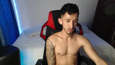 Snapshot of stevensex501 chatting on 01.01.25 steven online show from 01.01.25