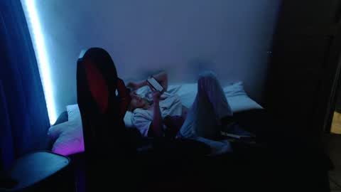 Snapshot of stevensex501 chatting on 01.04.25 steven online show from 01.04.25