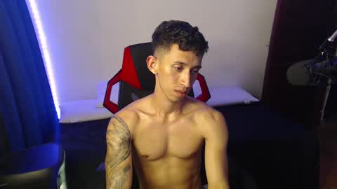 Snapshot of stevensex501 chatting on 01.09.25 steven online show from 01.09.25