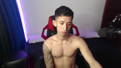 Snapshot of stevensex501 chatting on 01.10.25 steven online show from 01.10.25