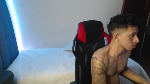 Snapshot of stevensex501 chatting on 01.11.25 steven online show from 01.11.25