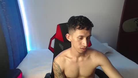 Snapshot of stevensex501 chatting on 01.11.25 steven online show from 01.11.25