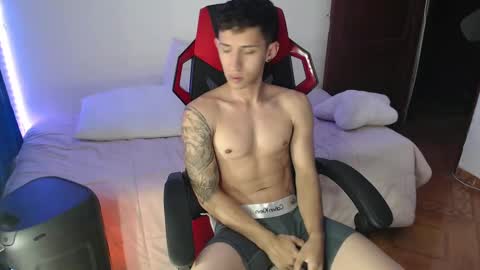 Snapshot of stevensex501 chatting on 02.02.25 steven online show from 02.02.25