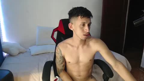 Snapshot of stevensex501 chatting on 02.07.25 steven online show from 02.07.25