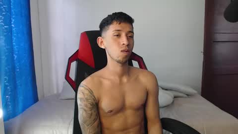 Snapshot of stevensex501 chatting on 02.15.25 steven online show from 02.15.25