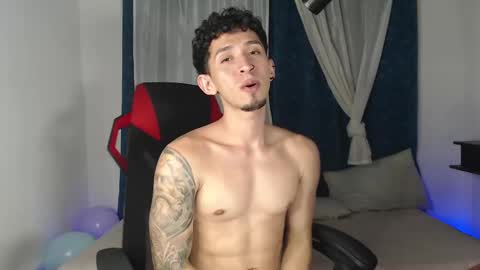 Snapshot of stevensex501 chatting on 10.07.25 steven online show from 10.07.25