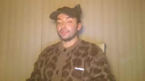 Snapshot of stevey_94 chatting on 10.31.25 gay tease online show from 10.31.25