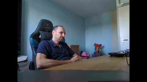 stickolive1 online show from 09.18.25