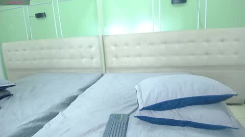 Snapshot of stickxcandy chatting on 01.04.25 StickXCandy online show from 01.04.25