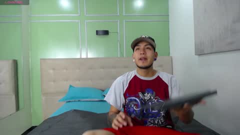 Snapshot of stickxcandy chatting on 01.09.25 StickXCandy online show from 01.09.25