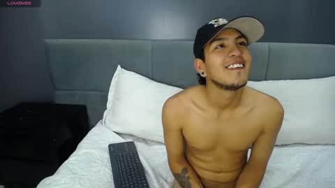 Snapshot of stickxcandy chatting on 02.19.25 StickXCandy online show from 02.19.25