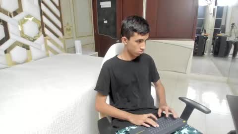 Snapshot of stiilman_hots chatting on 02.20.25 stiilman_hots online show from 02.20.25