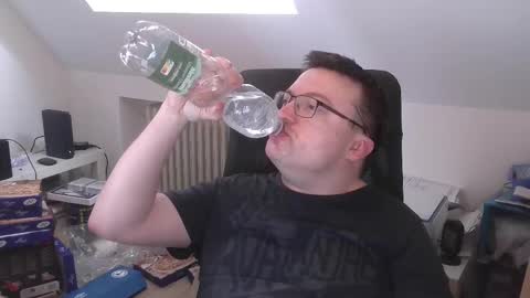 Oliver online show from 04.08.26