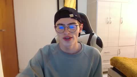 Snapshot of stiv_grant chatting on 01.18.25 stiv_grant online show from 01.18.25