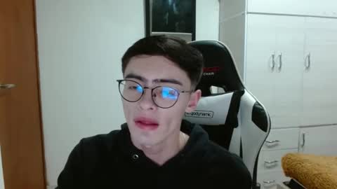 Snapshot of stiv_grant chatting on 01.27.25 stiv_grant online show from 01.27.25