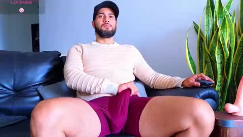 Stiven Montiel online show from 10.05.25