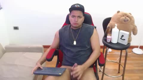 Snapshot of stivendreams chatting on 12.13.24 friends online show from 12.13.24