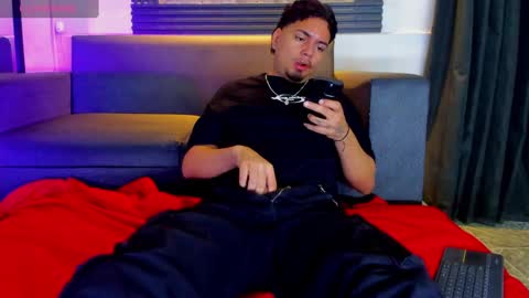 Snapshot of stivendreams chatting on 09.25.25 friends online show from 09.25.25