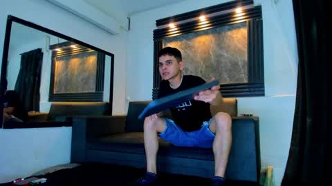 Snapshot of stivendreams chatting on 09.28.25 friends online show from 09.28.25