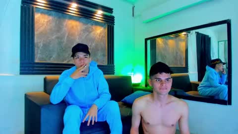 Snapshot of stivendreams chatting on 10.10.25 friends online show from 10.10.25