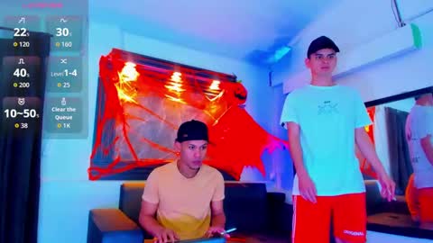 Snapshot of stivendreams chatting on 10.20.25 friends online show from 10.20.25