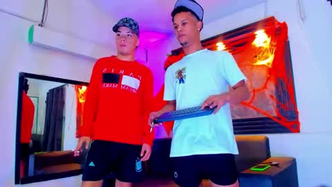 Snapshot of stivendreams chatting on 10.25.25 friends online show from 10.25.25