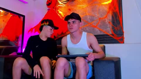 Snapshot of stivendreams chatting on 10.27.25 friends online show from 10.27.25