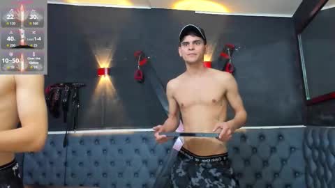 Snapshot of stivendreams chatting on 11.25.25 friends online show from 11.25.25