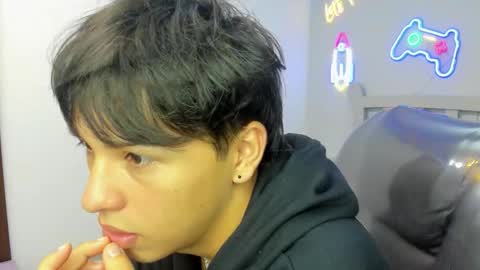 Snapshot of stiwentwink chatting on 10.03.25 Stiwen online show from 10.03.25