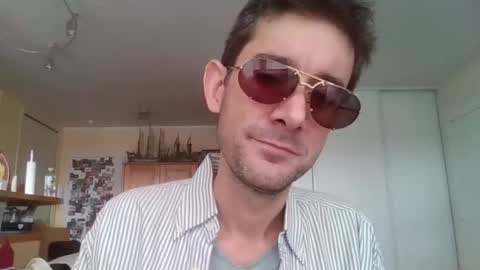 Julien9477 online show from 10.22.25