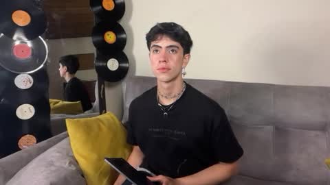 Snapshot of stolas_ying chatting on 02.15.26 Stolas online show from 02.15.26