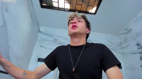 Snapshot of stonne69 chatting on 10.17.25 stonne69 online show from 10.17.25