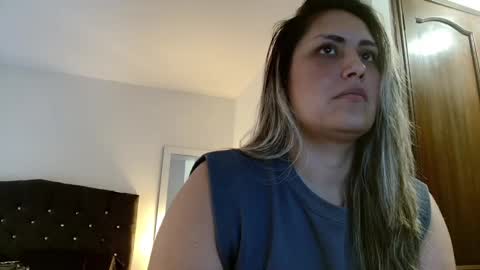 storm_hanks online show from 12.05.25