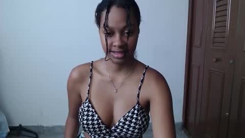 Snapshot of stormihills chatting on 02.14.26 Sweety Stormi online show from 02.14.26