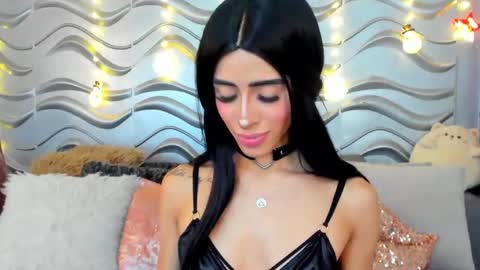 Snapshot of stormirusso chatting on 12.27.24 Mar online show from 12.27.24