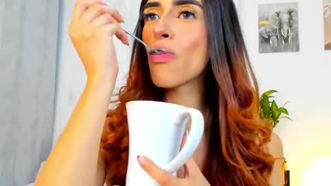 Snapshot of stormirusso chatting on 01.11.25 Mar online show from 01.11.25