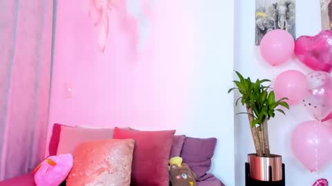 Snapshot of stormirusso chatting on 02.03.25 Mar online show from 02.03.25