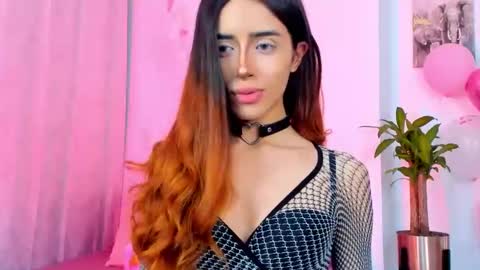 Snapshot of stormirusso chatting on 02.05.25 Mar online show from 02.05.25