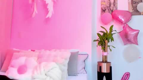 Snapshot of stormirusso chatting on 02.27.25 Mar online show from 02.27.25