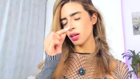 Snapshot of stormirusso chatting on 09.11.25 Mar online show from 09.11.25