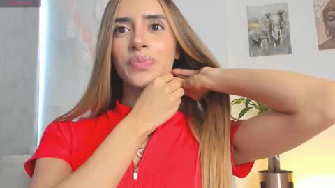 Snapshot of stormirusso chatting on 09.27.25 Mar online show from 09.27.25